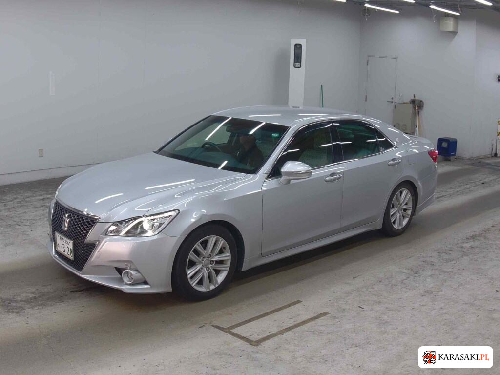 Toyota Crown 2015 z aukcji japońskiej