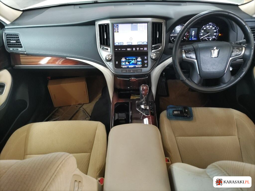 Toyota Crown 2013 z aukcji japońskiej