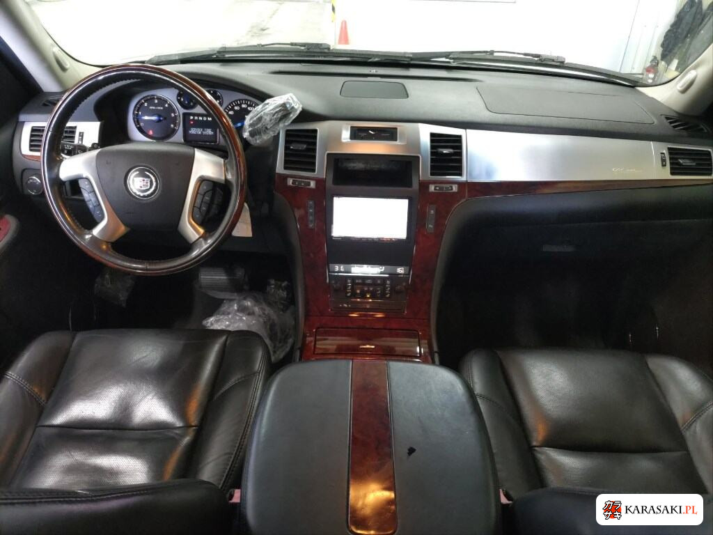 Cadillac Escalade 2013 z aukcji japońskiej