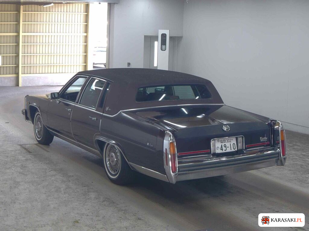 Cadillac Fleetwood 1989 z aukcji japońskiej
