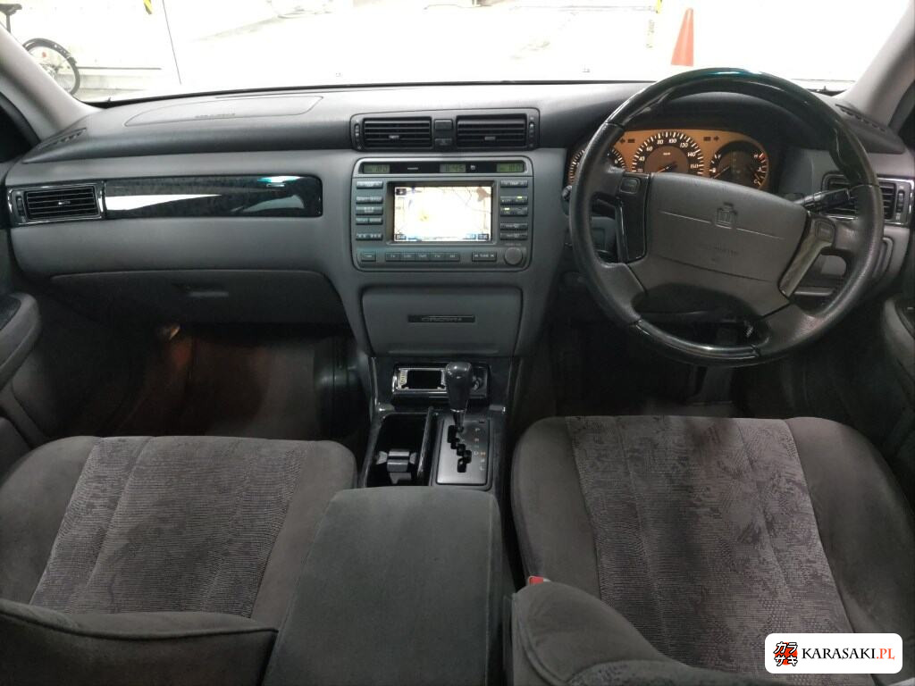 Toyota Crown 2000 z aukcji japońskiej