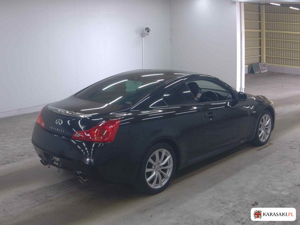 Nissan Skyline 2011 z aukcji japońskiej