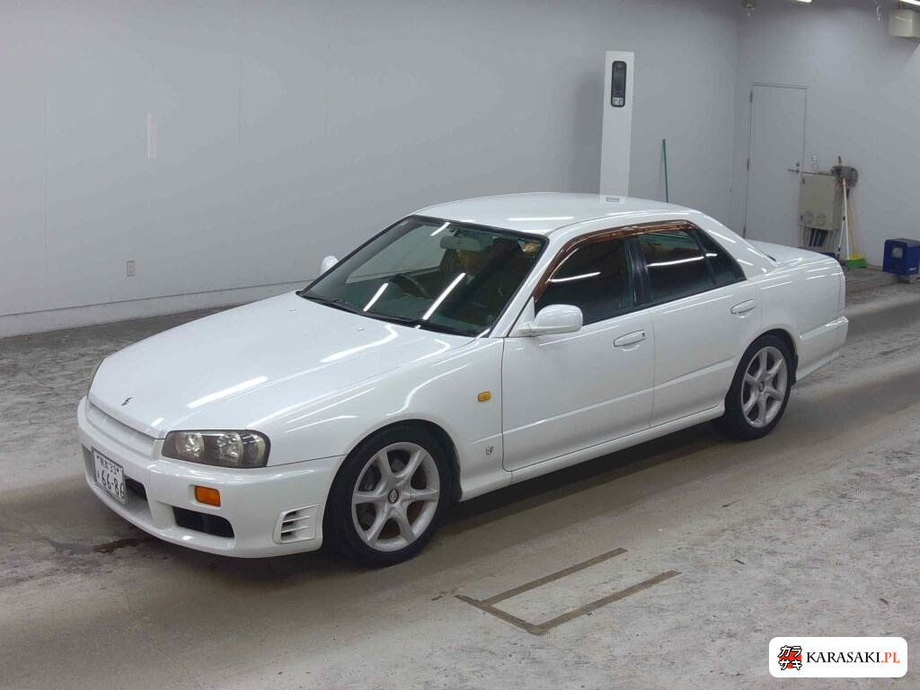 Nissan Skyline 1998 z aukcji japońskiej