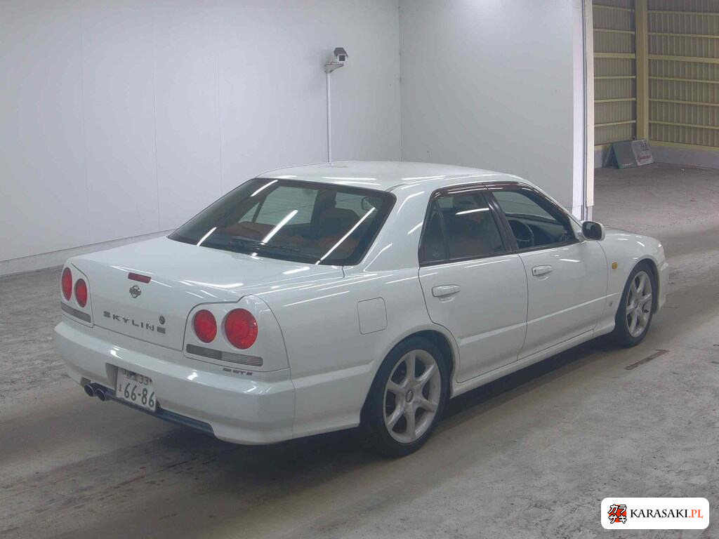 Nissan Skyline 1998 z aukcji japońskiej