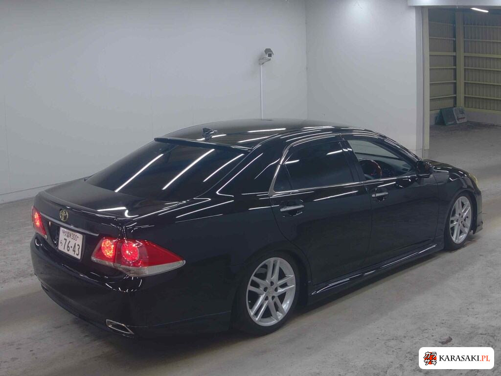 Toyota Crown 2011 z aukcji japońskiej