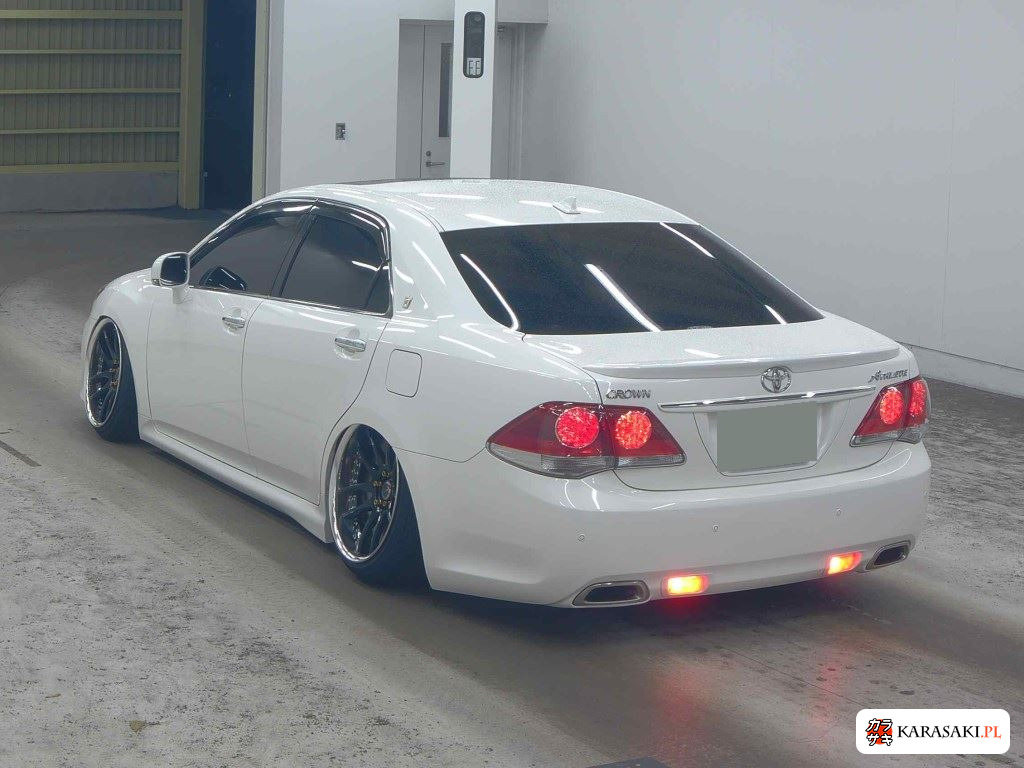Toyota Crown 2011 z aukcji japońskiej
