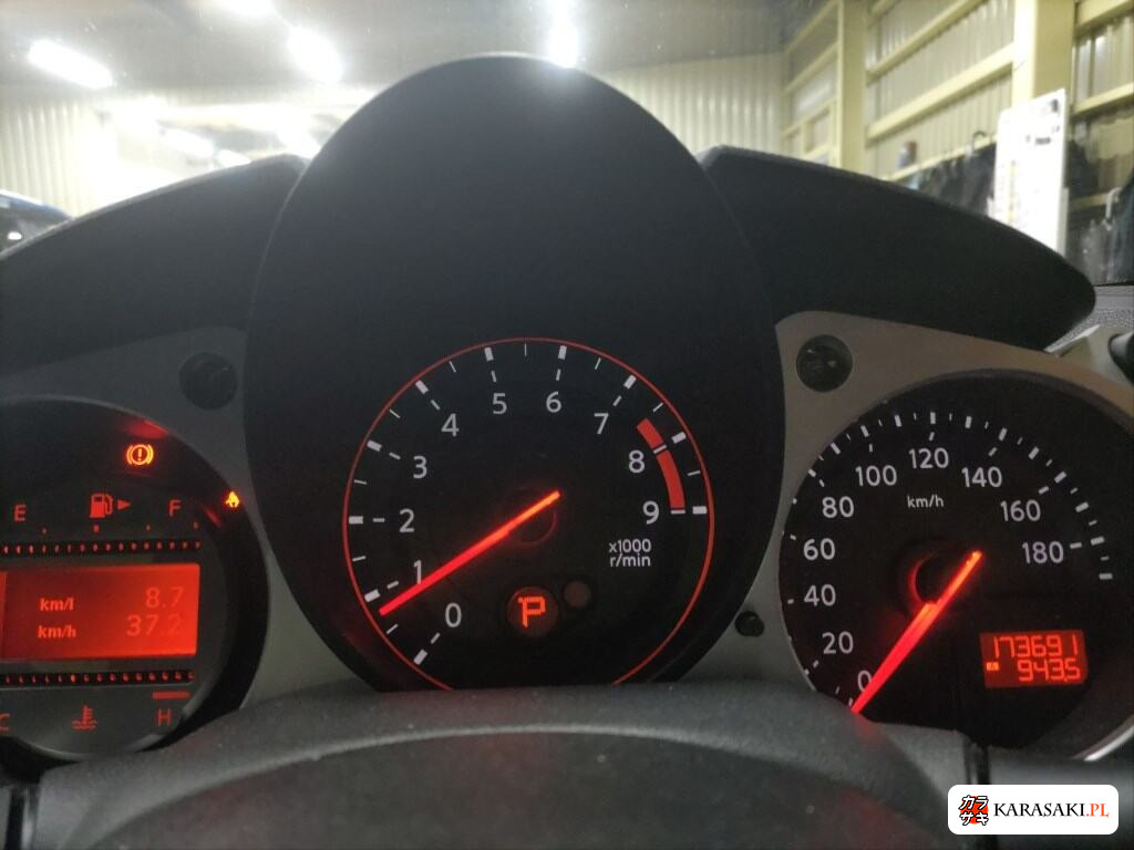 Nissan Fairlady Z 2009 z aukcji japońskiej
