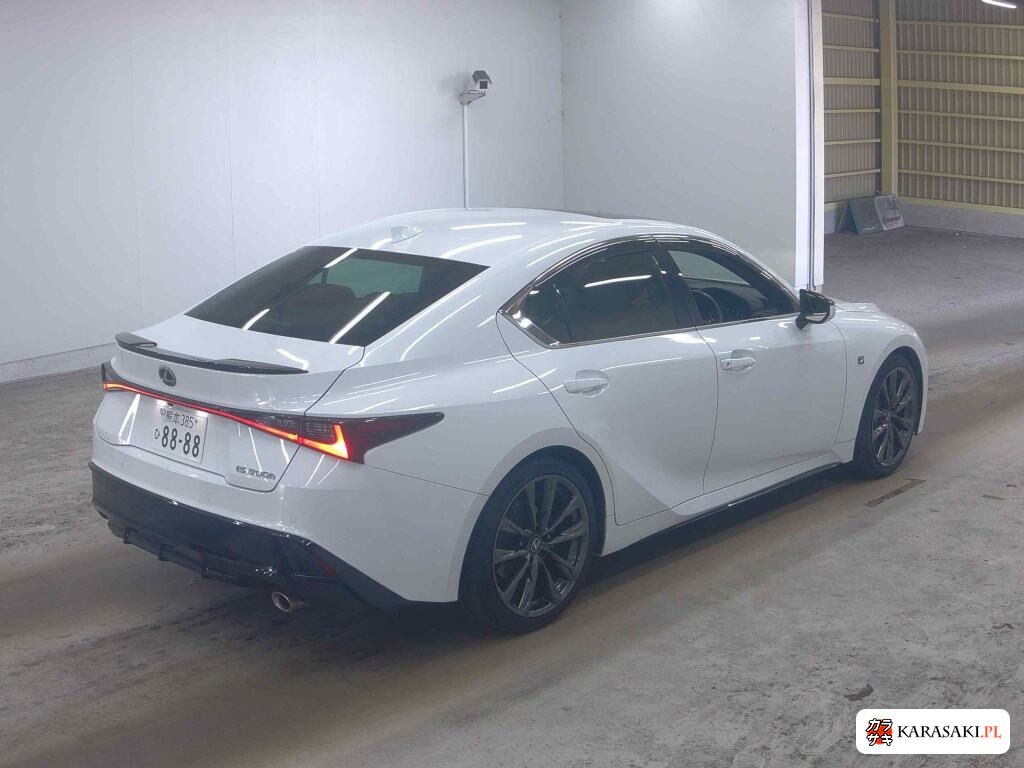 Lexus Is 2023 z aukcji japońskiej