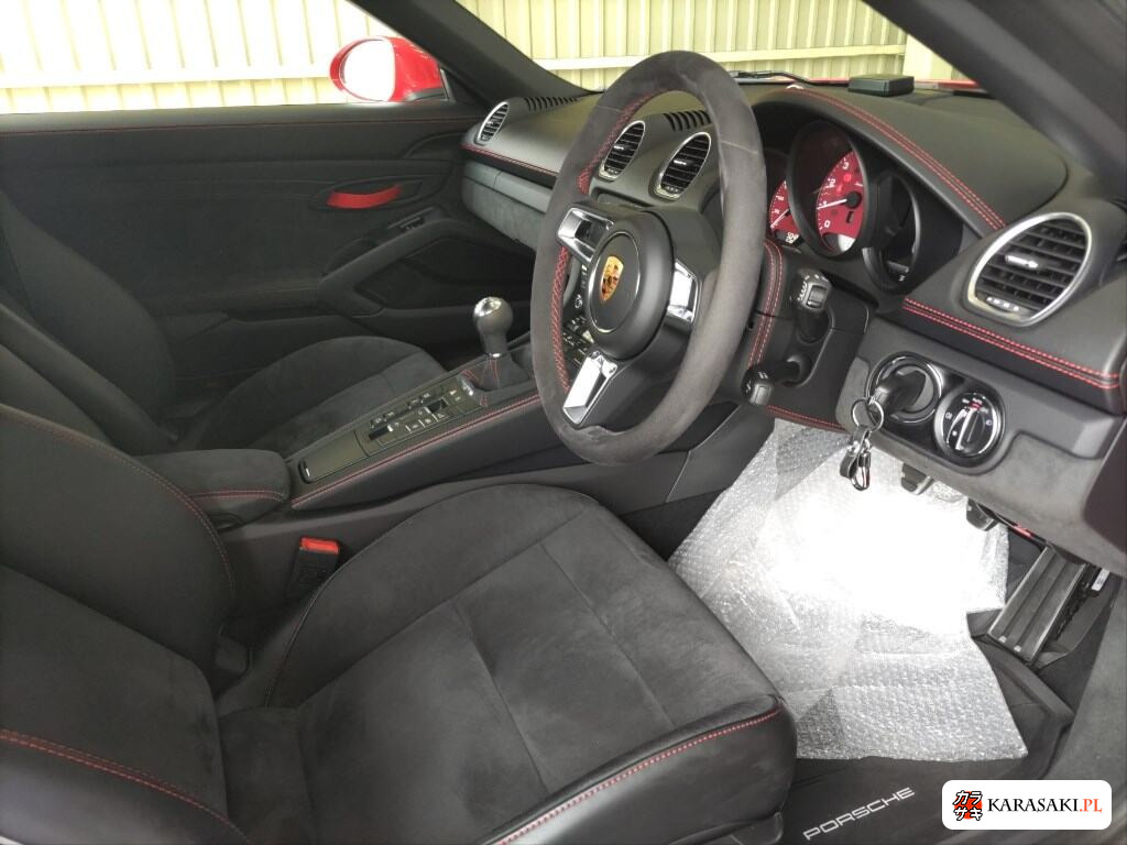 Porsche 718 Spyder 2021 z aukcji japońskiej