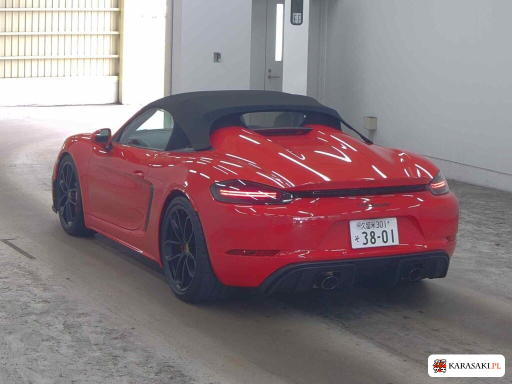 Porsche 718 Spyder 2021 z aukcji japońskiej