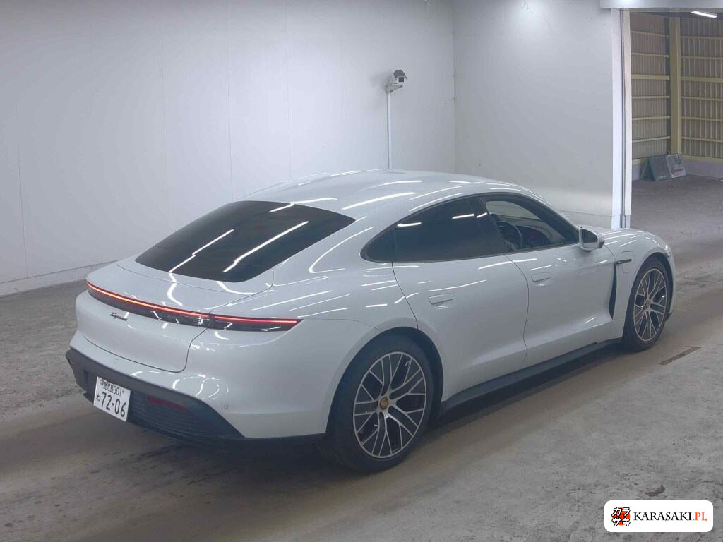 Porsche Taycan 2023 z aukcji japońskiej
