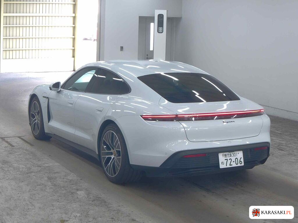 Porsche Taycan 2023 z aukcji japońskiej