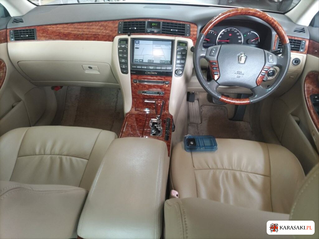 Toyota Crown 2004 z aukcji japońskiej