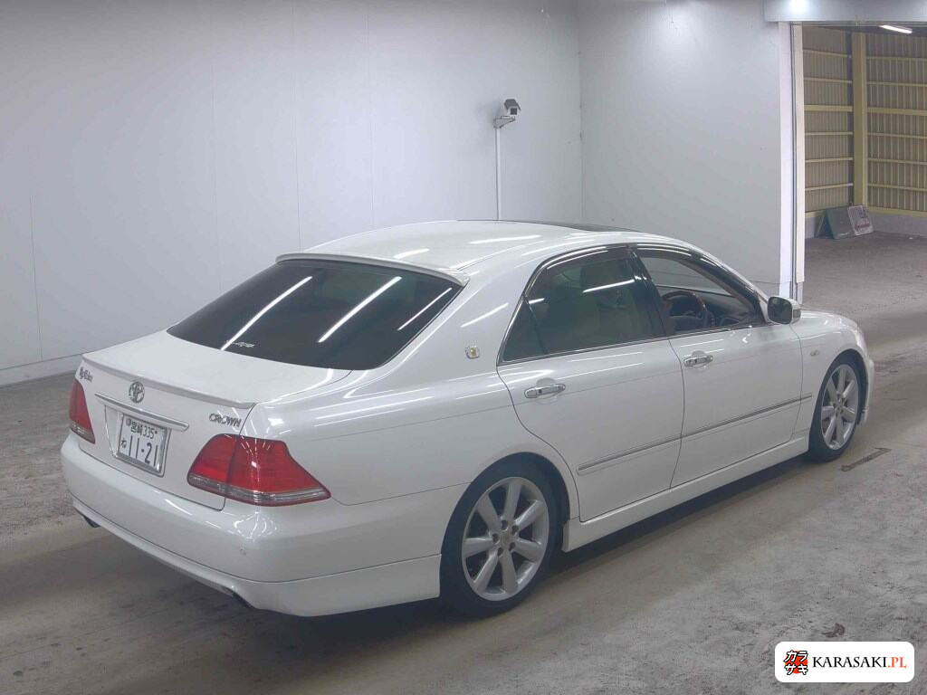 Toyota Crown 2004 z aukcji japońskiej