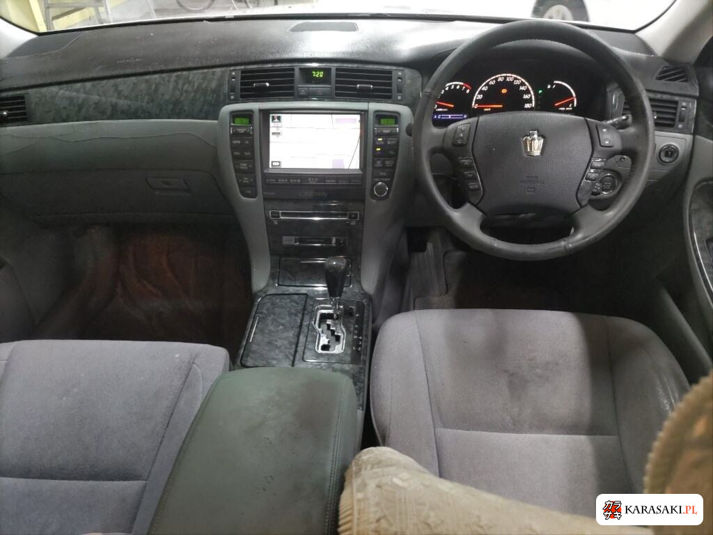 Toyota Crown 2004 z aukcji japońskiej