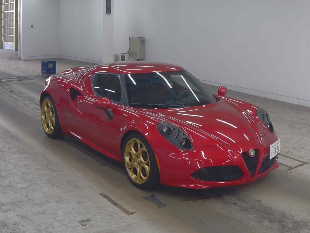 Alfa Romeo 4C 2015 z aukcji japońskiej