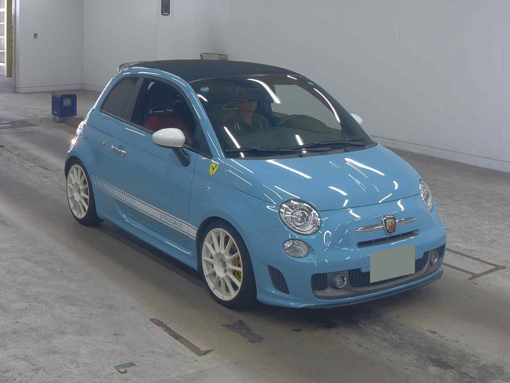 Abarth 595C 2013 z aukcji japońskiej