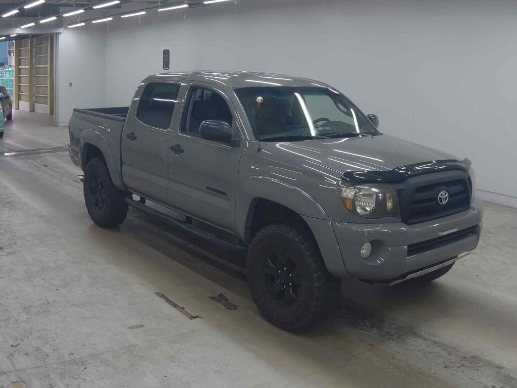 Overseas Toyota 2011 z aukcji japońskiej