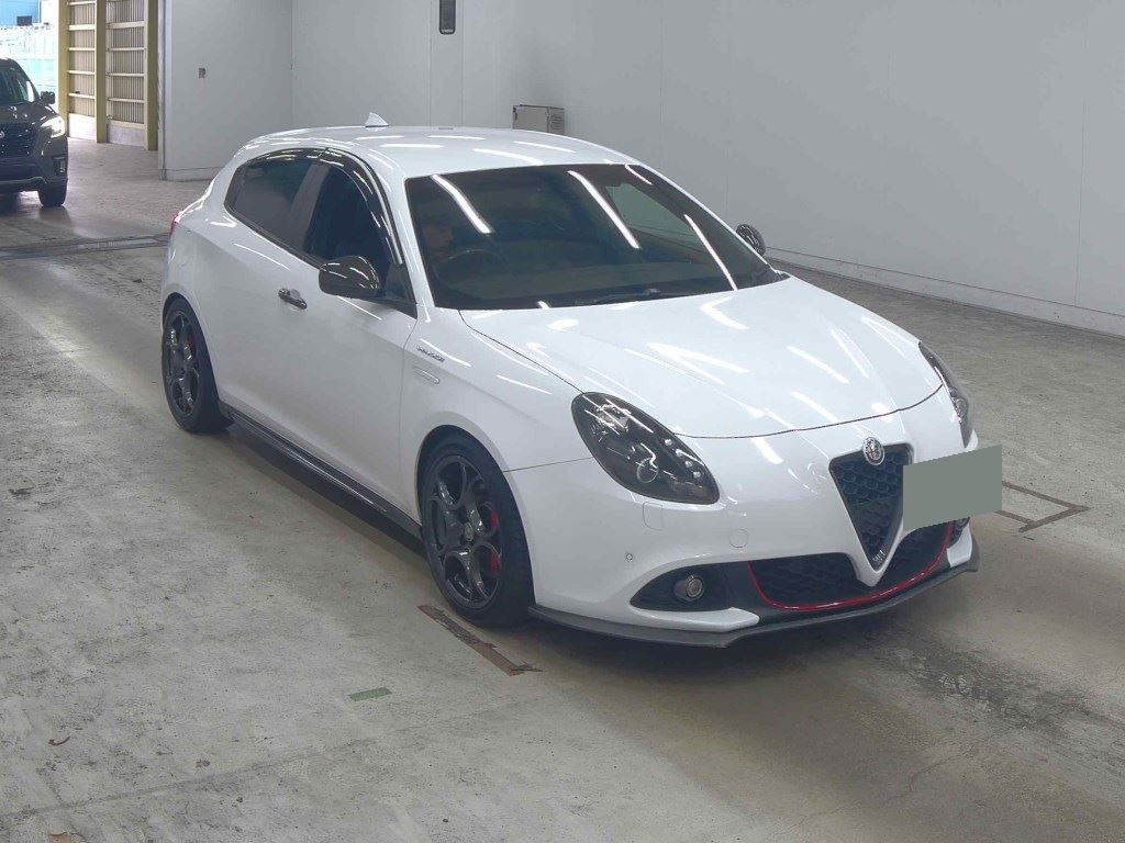 Alfa Romeo Giulietta 2017 z aukcji japońskiej