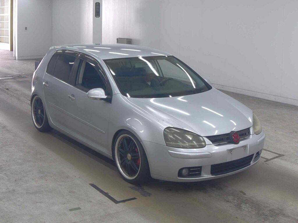 Volkswagen Golf 2004 z aukcji japońskiej