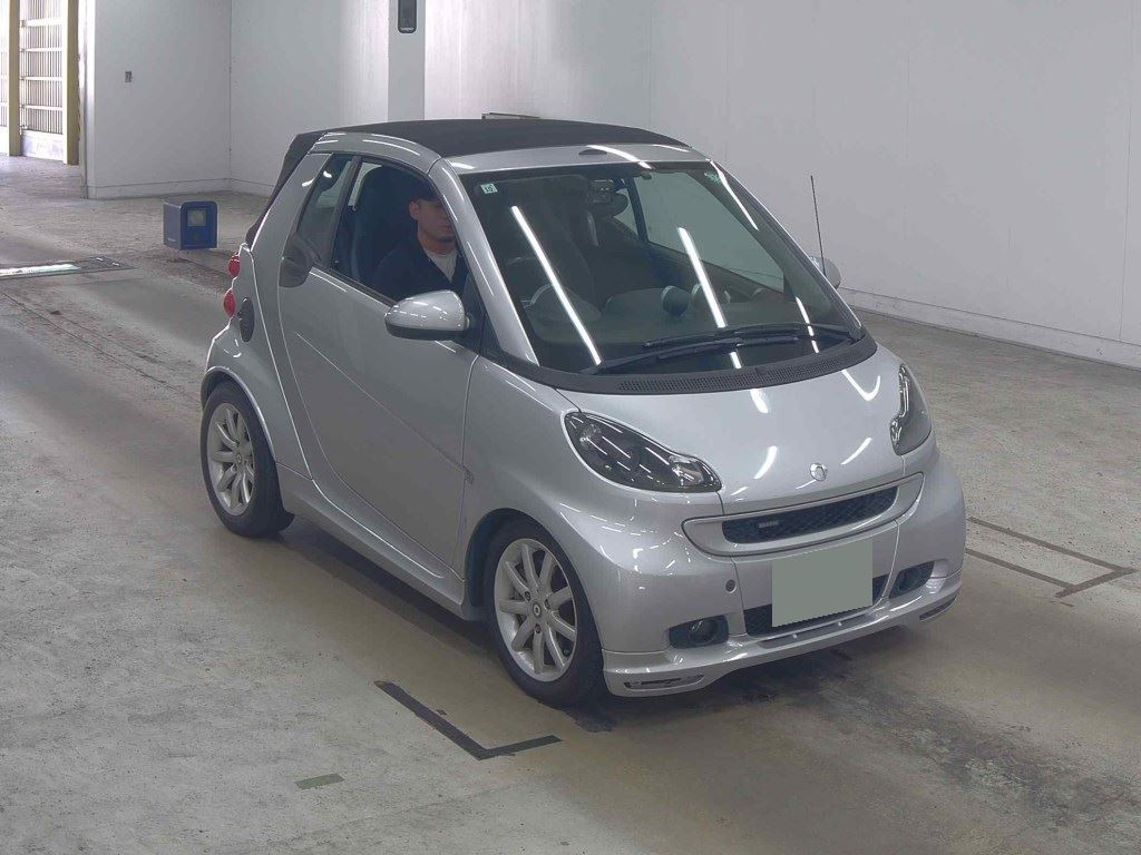 MCC Smart Fortwo Cabrio 2011 z aukcji japońskiej