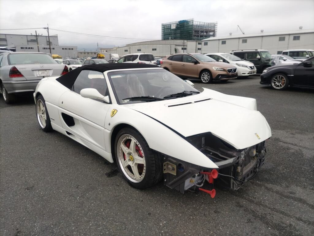 Ferrari 355F1 1999 z aukcji japońskiej