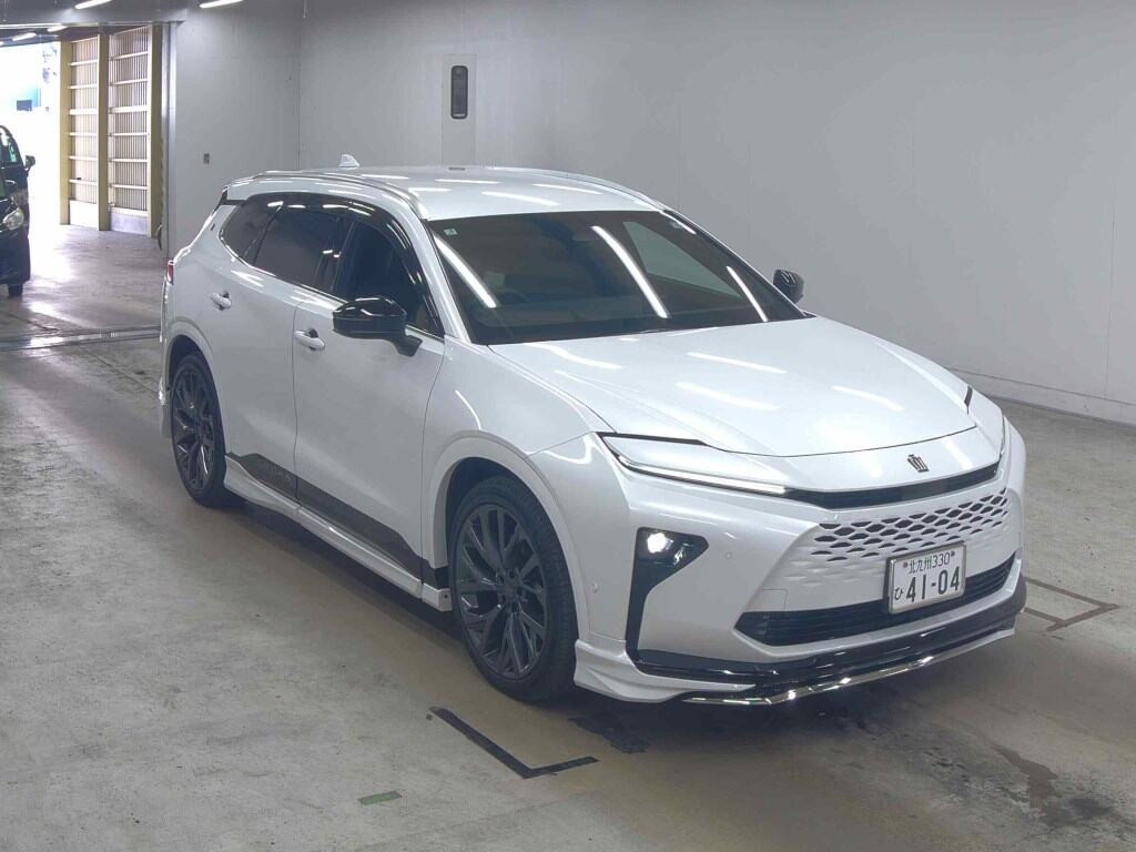 Toyota Crown Estate 2025 z aukcji japońskiej