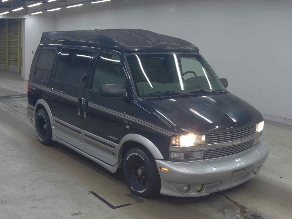 Chevrolet Astro 2002 z aukcji japońskiej