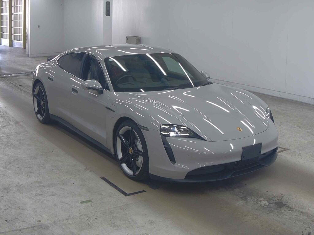 Porsche Taycan 2023 z aukcji japońskiej