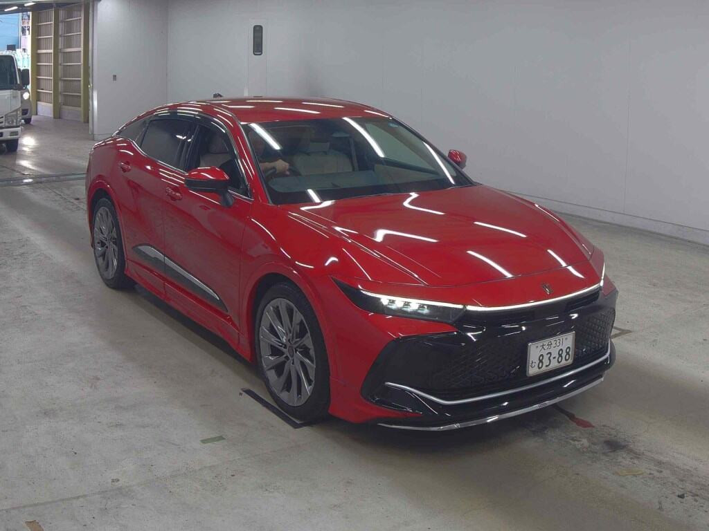 Toyota Crown Crossover 2024 z aukcji japońskiej