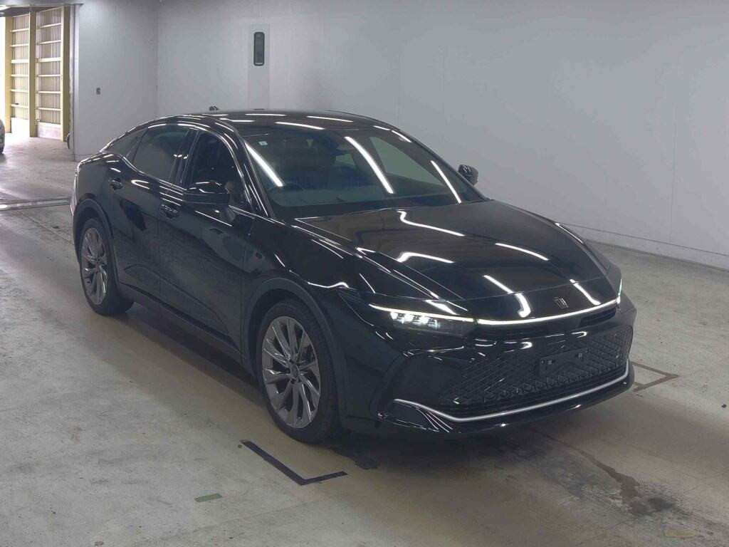 Toyota Crown Crossover 2023 z aukcji japońskiej