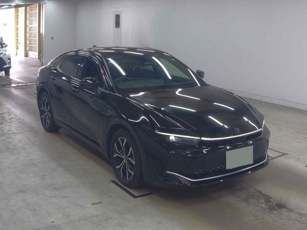 Toyota Crown Crossover 2023 z aukcji japońskiej