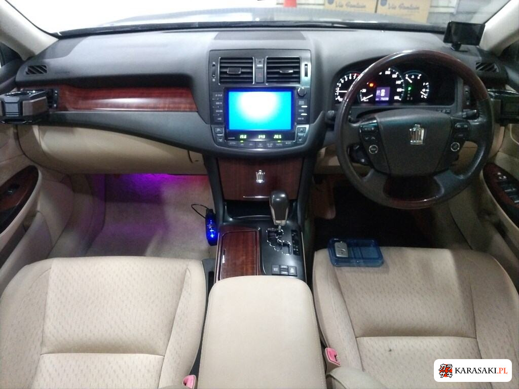 Toyota Crown 2008 z aukcji japońskiej