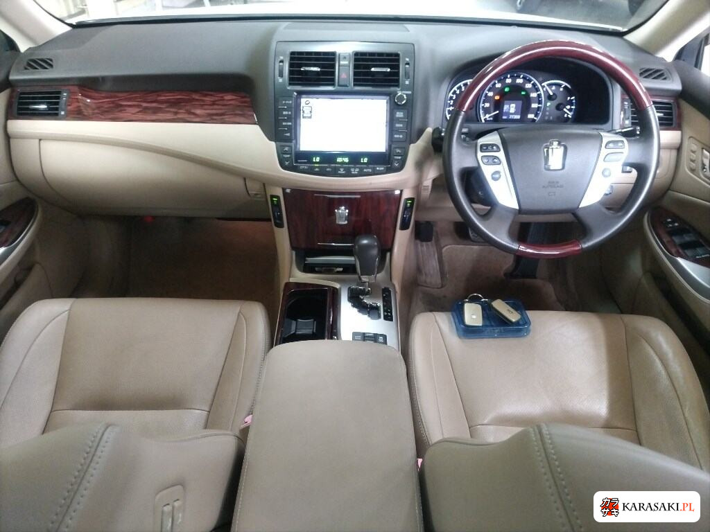 Toyota Crown 2012 z aukcji japońskiej