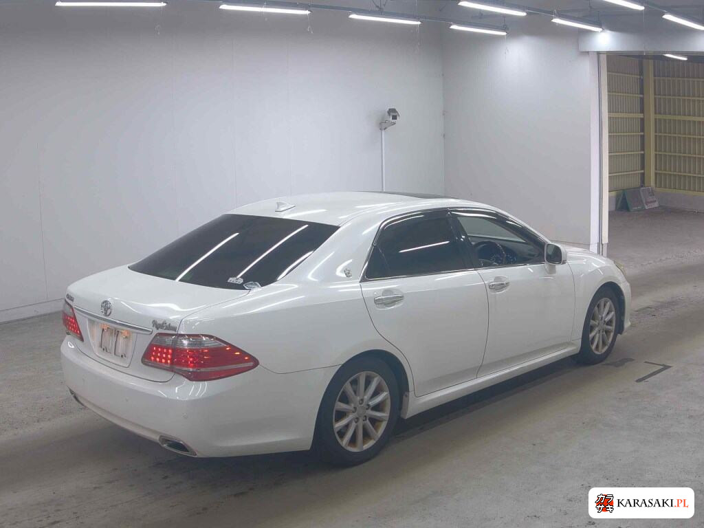 Toyota Crown 2012 z aukcji japońskiej