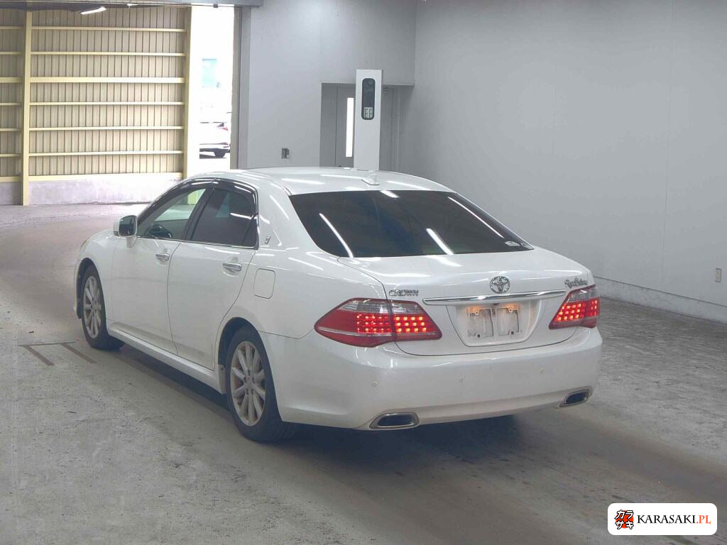 Toyota Crown 2012 z aukcji japońskiej