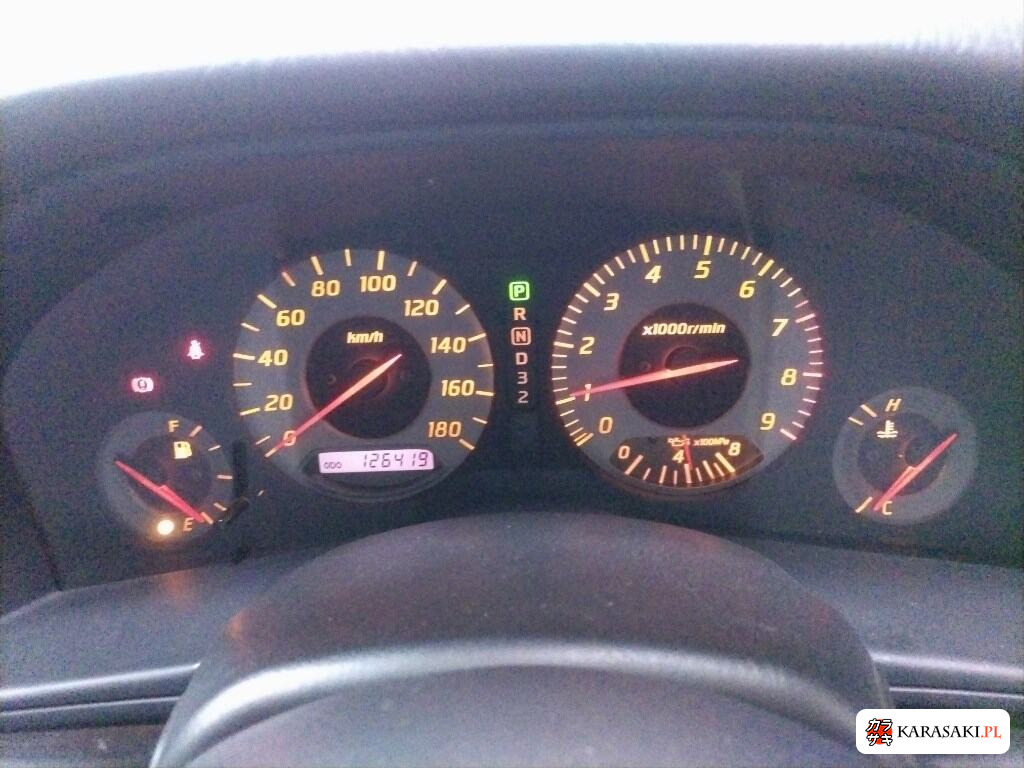 Nissan Skyline 2001 z aukcji japońskiej