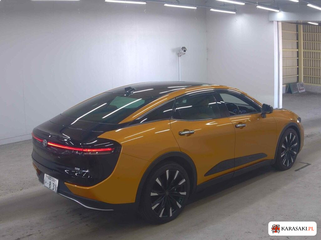 Toyota Crown Crossover 2022 z aukcji japońskiej