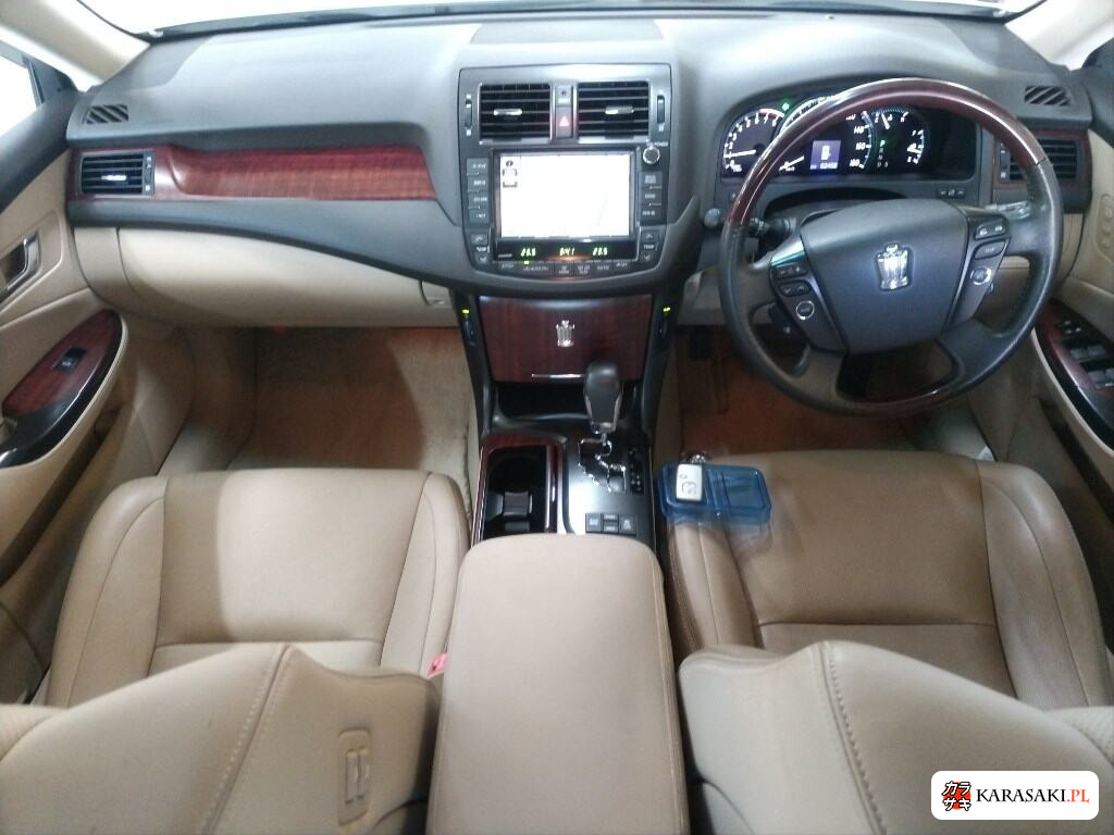 Toyota Crown 2008 z aukcji japońskiej