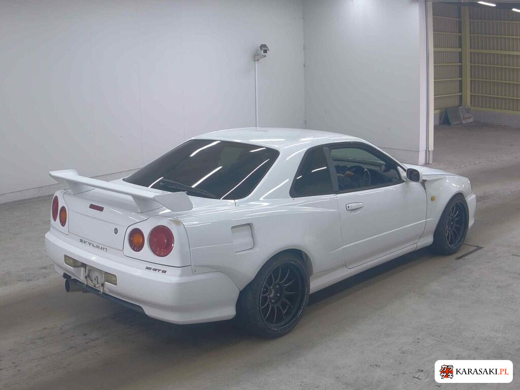 Nissan Skyline 1998 z aukcji japońskiej