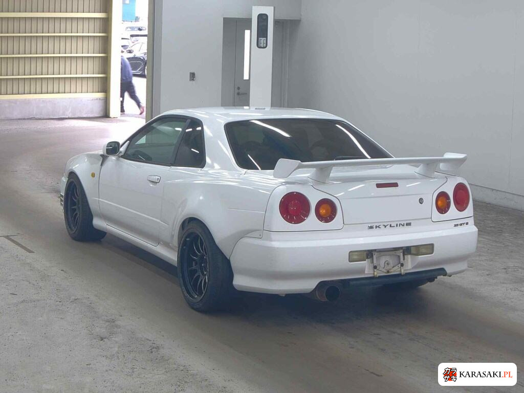 Nissan Skyline 1998 z aukcji japońskiej