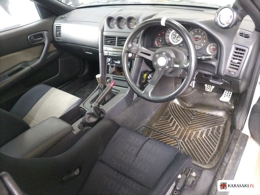 Nissan Skyline 1998 z aukcji japońskiej