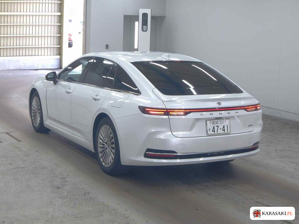 Toyota Crown 2024 z aukcji japońskiej