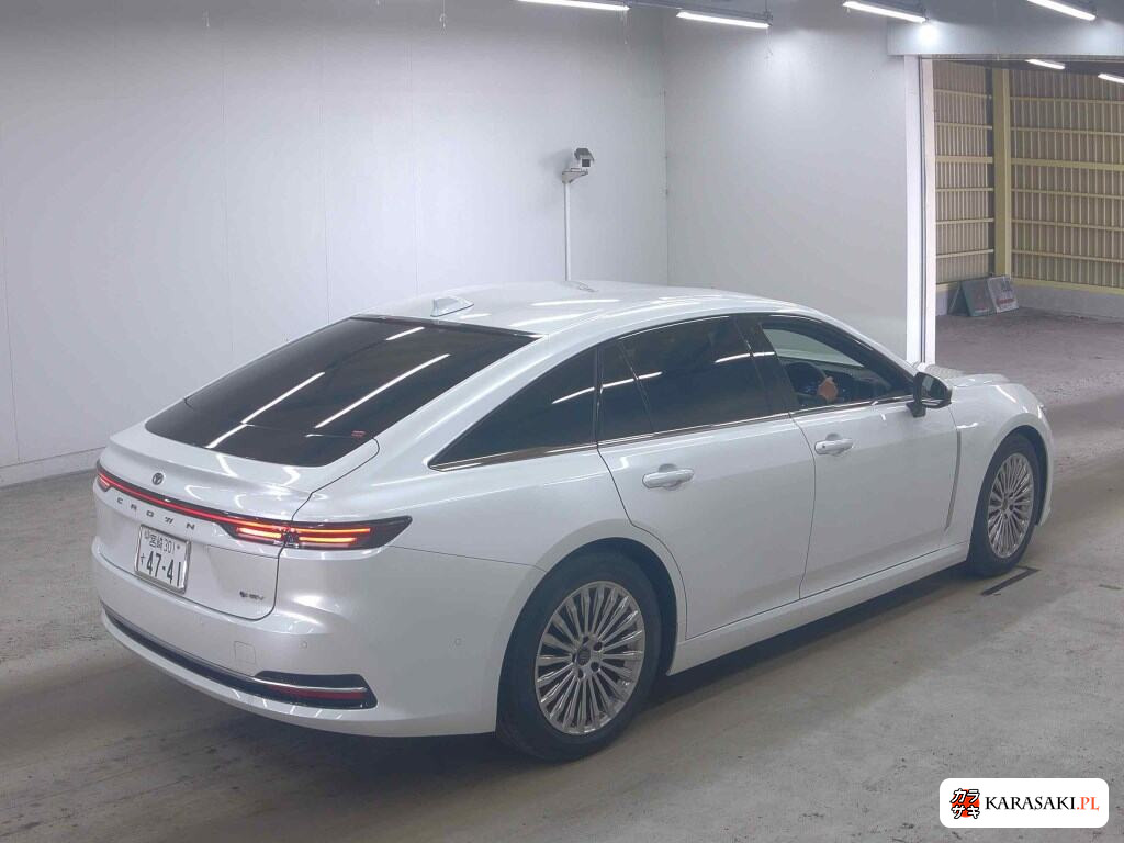 Toyota Crown 2024 z aukcji japońskiej