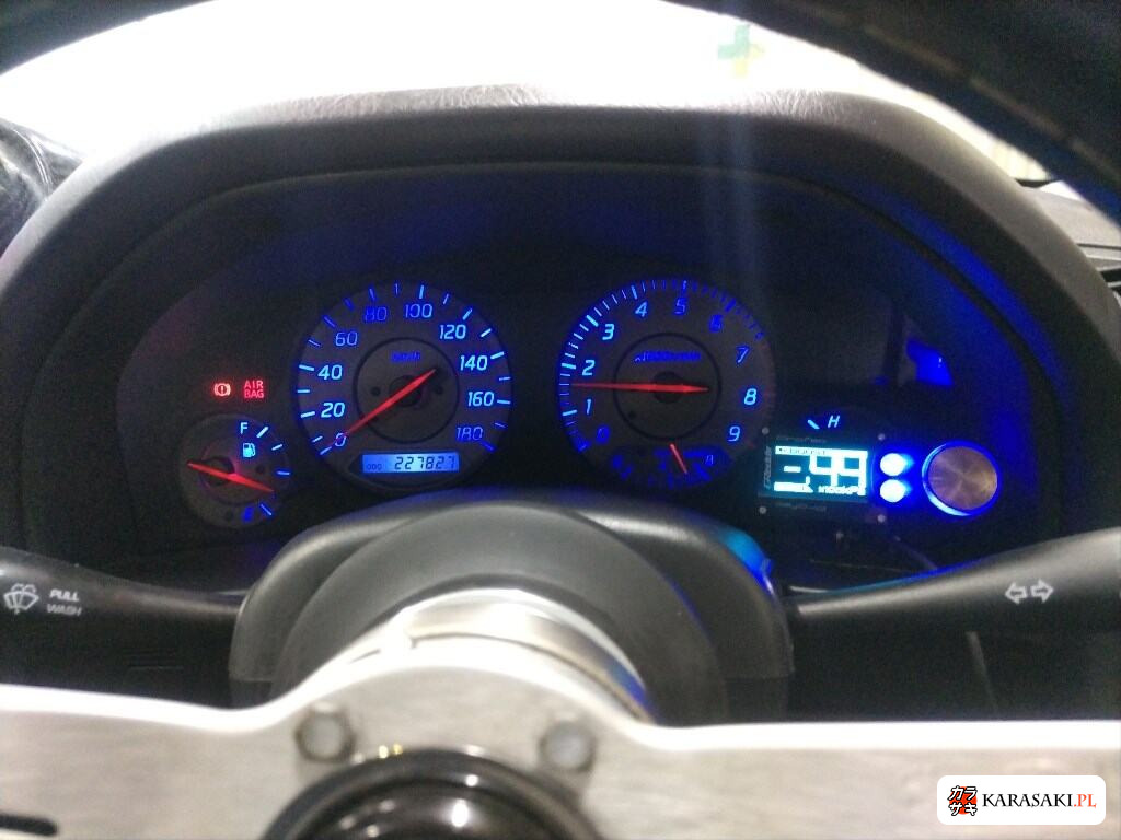 Nissan Skyline 1998 z aukcji japońskiej