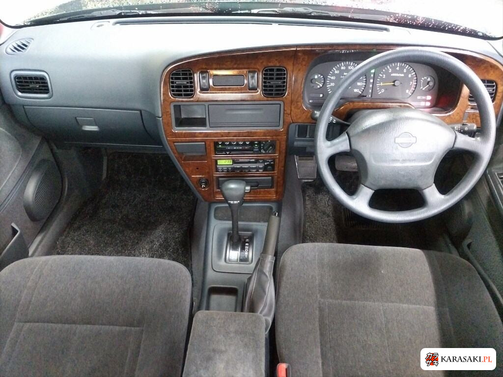 Nissan 1999 z aukcji japońskiej