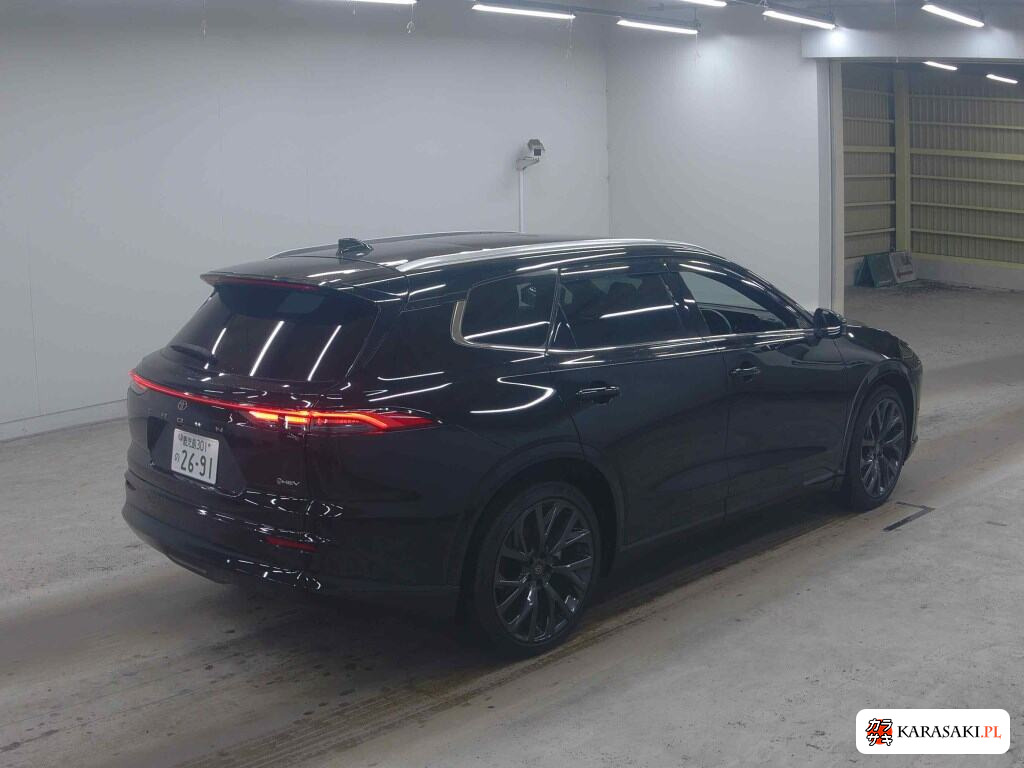 Toyota Crown Estate 2025 z aukcji japońskiej