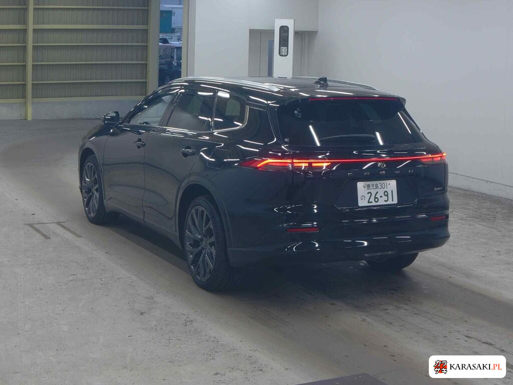 Toyota Crown Estate 2025 z aukcji japońskiej