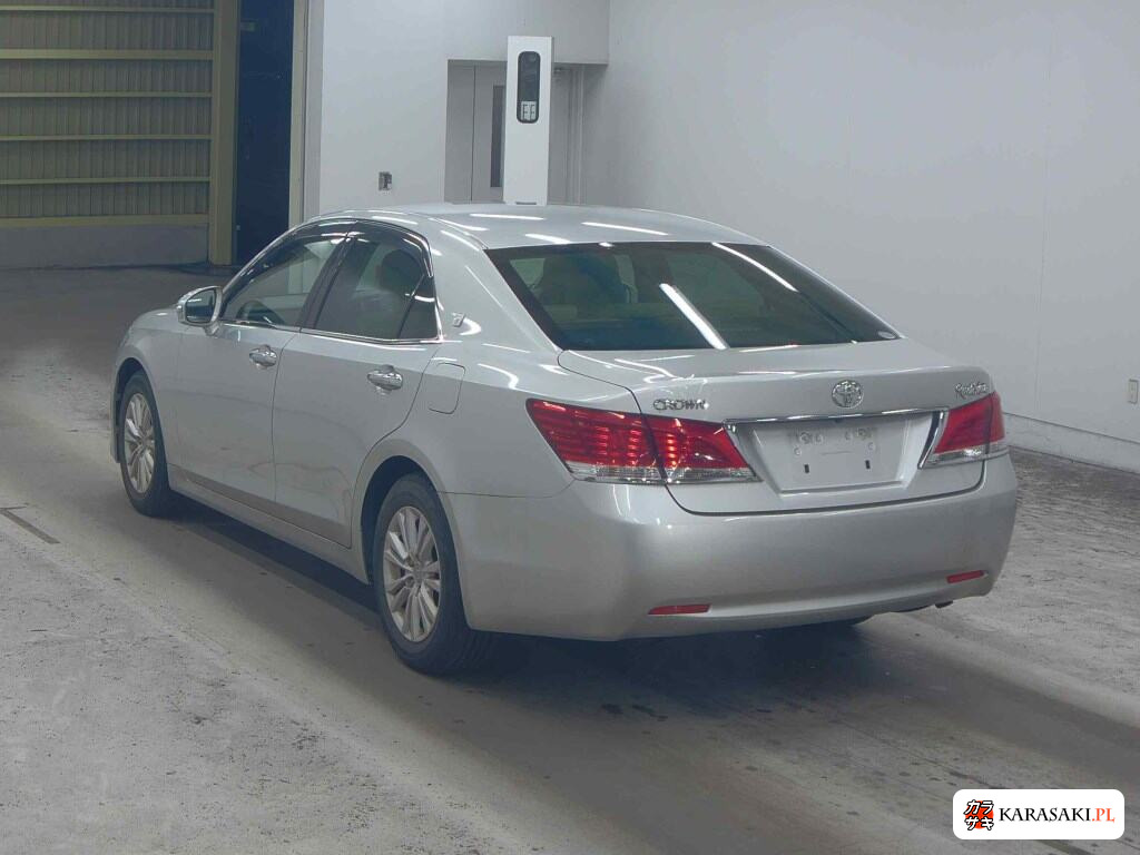 Toyota Crown 2013 z aukcji japońskiej