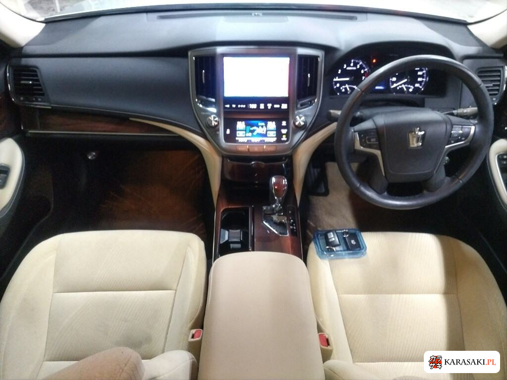 Toyota Crown 2013 z aukcji japońskiej